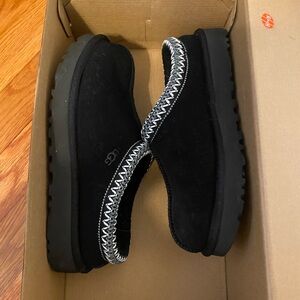 UGG Women's Black Cozy Slippers